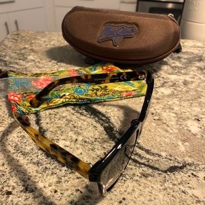 MAUI JIM BLACK AND TORTOISE Women's Sunglasses